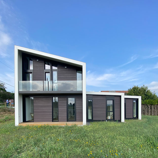 Imagen de una bonita casa construida con el sistema Walluminium por Proyectopia